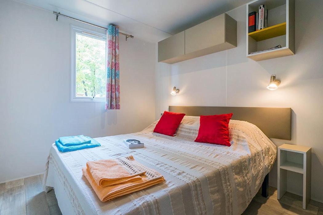 Camping Chateau De Galaure Chateauneuf-de-Galaure Zewnętrze zdjęcie
