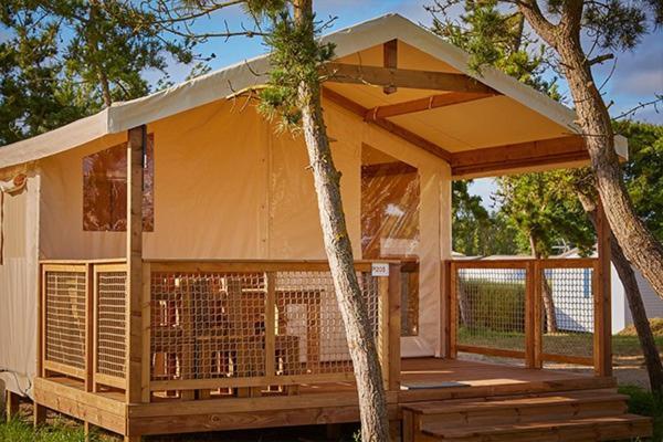 Camping Chateau De Galaure Chateauneuf-de-Galaure Zewnętrze zdjęcie