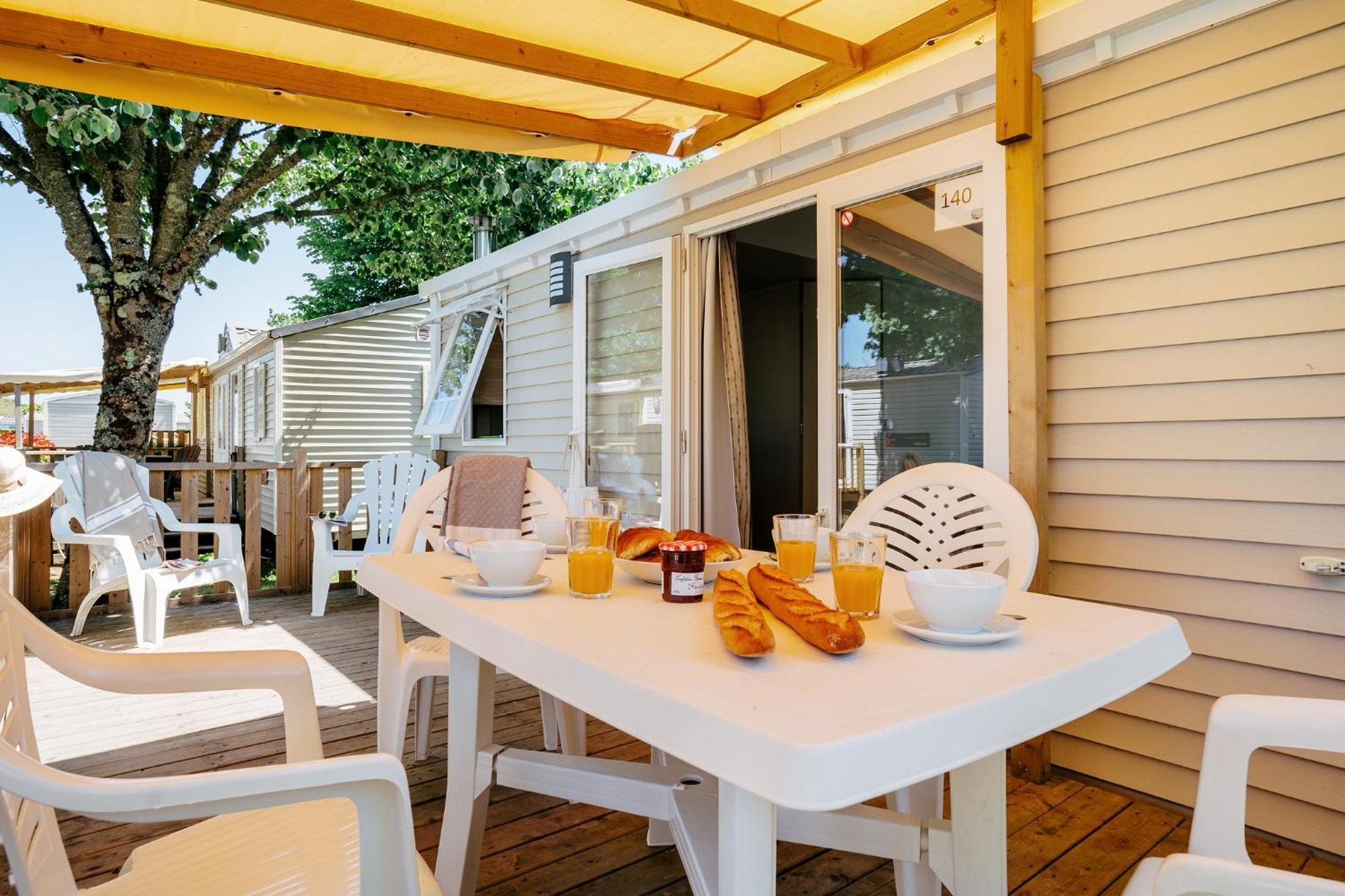 Camping Chateau De Galaure Chateauneuf-de-Galaure Zewnętrze zdjęcie