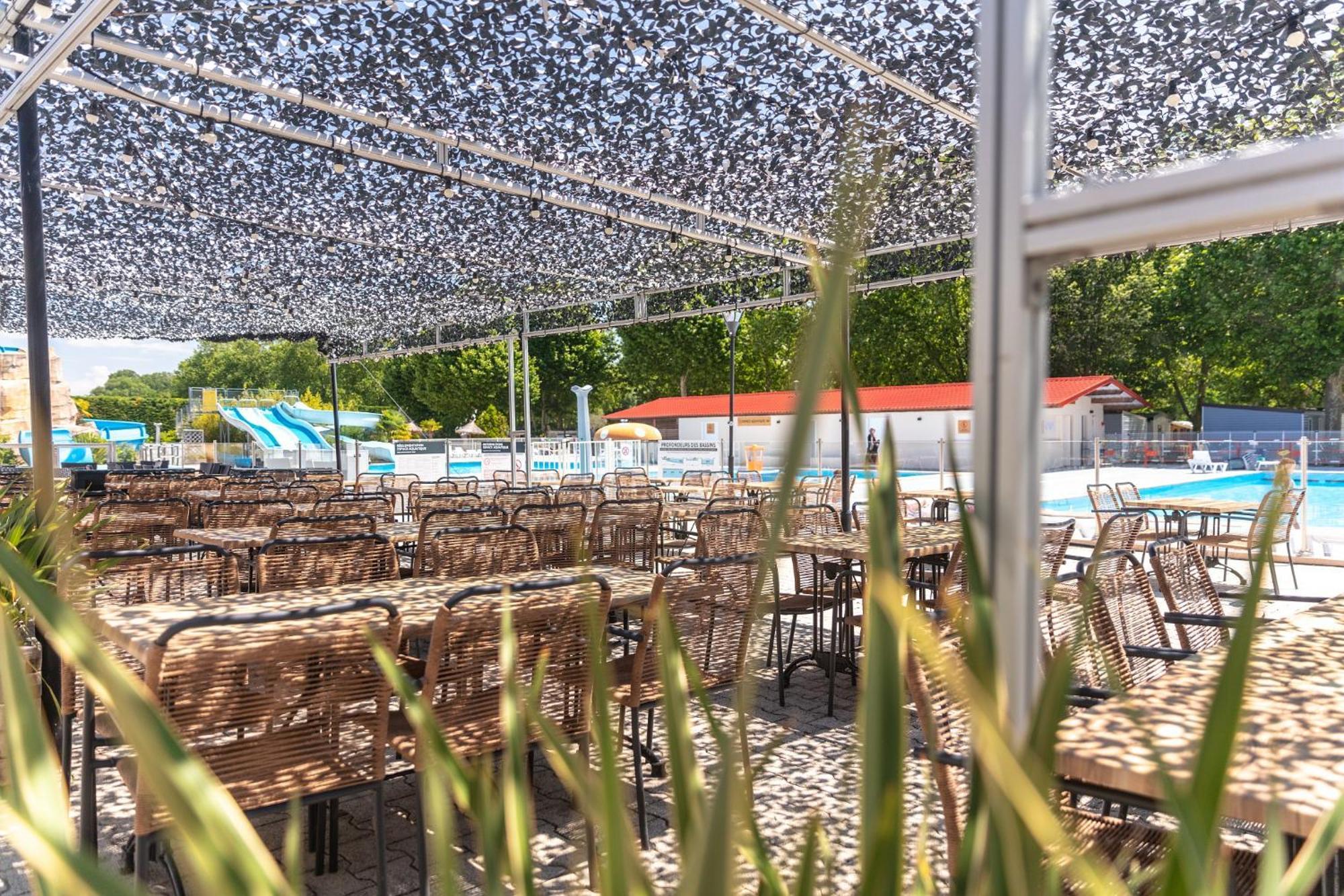 Camping Chateau De Galaure Chateauneuf-de-Galaure Zewnętrze zdjęcie